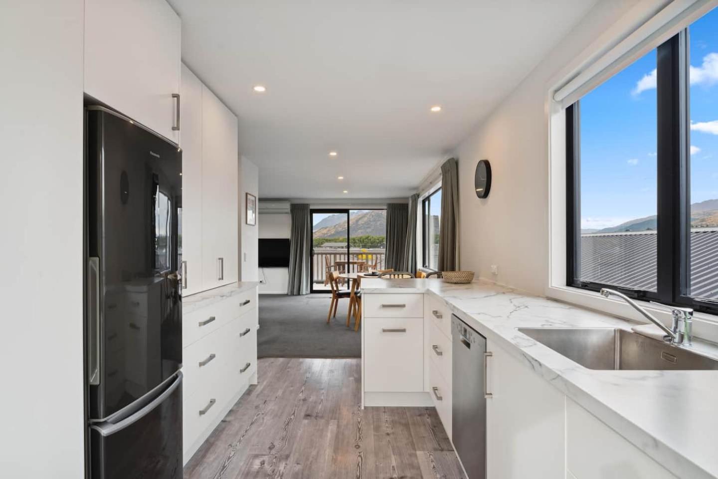 Modern Apartment With Coronet & Remarkables Views Queenstown Kültér fotó